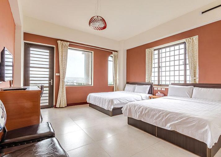 Moonlight Manor B&B Taitung ภายนอก รูปภาพ